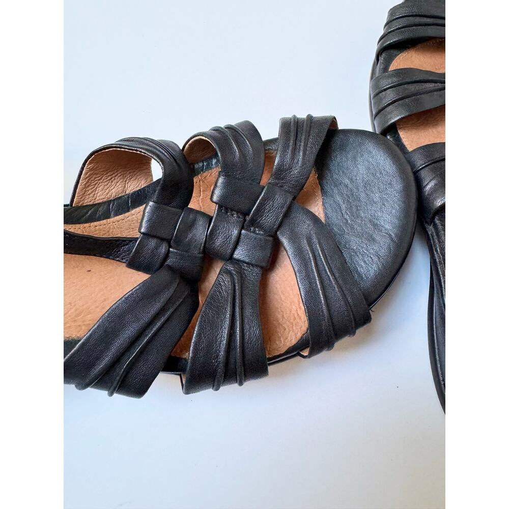 Clarks Artisan Black Strappy Leather Sandals Women's 8.5 W - Picture 4 of 10